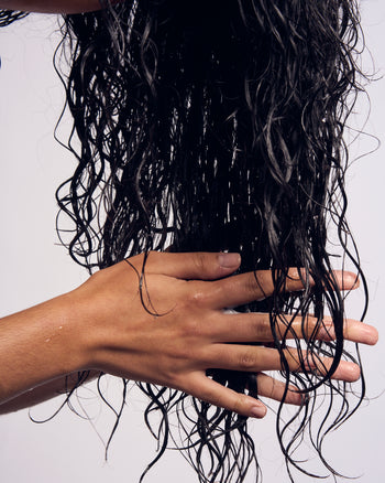 Instant Pleasure Silky Hair Moisturizer